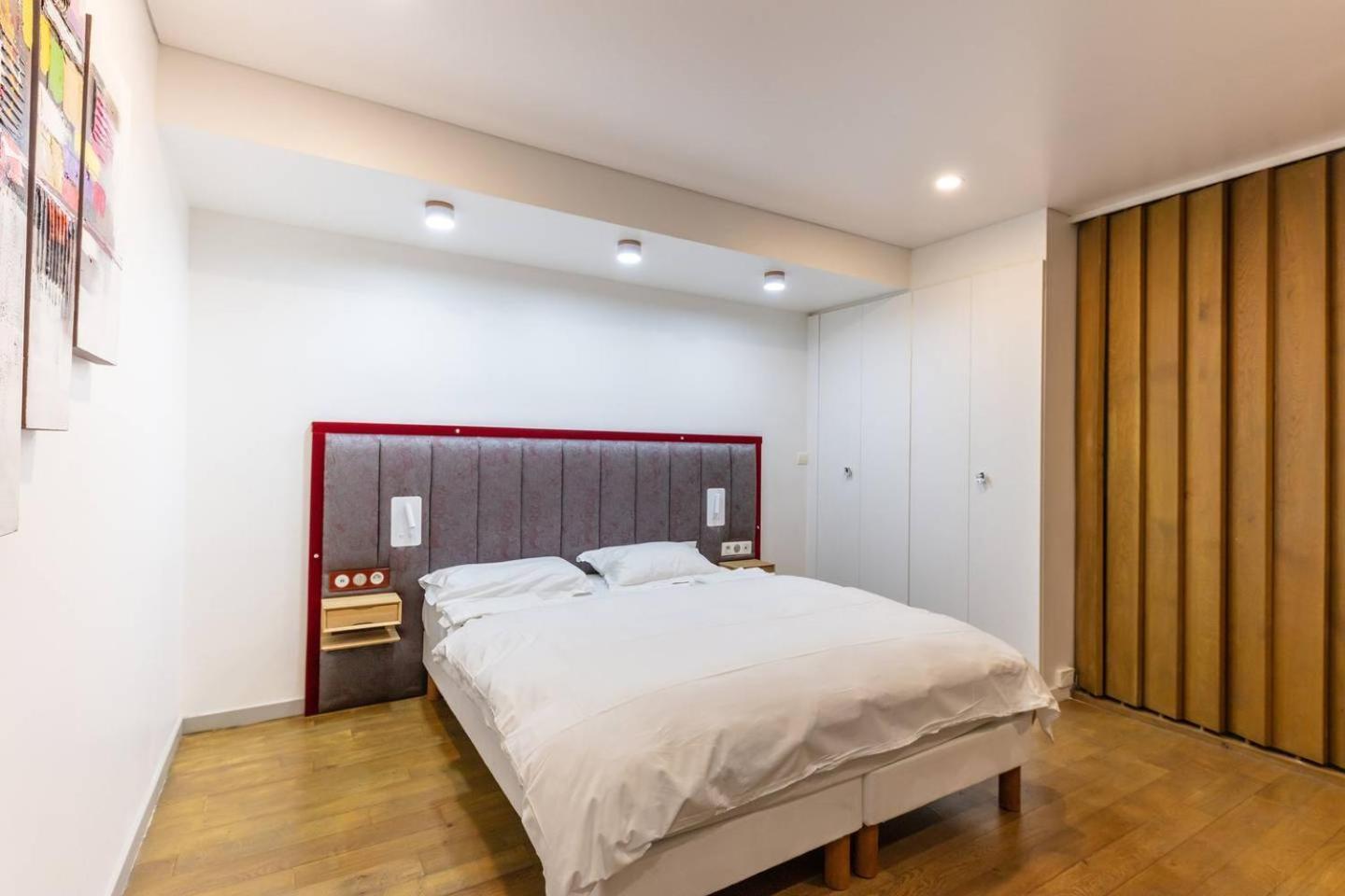 Home In Paris Marais Elegant Flat In Old Paris Bagian luar foto
