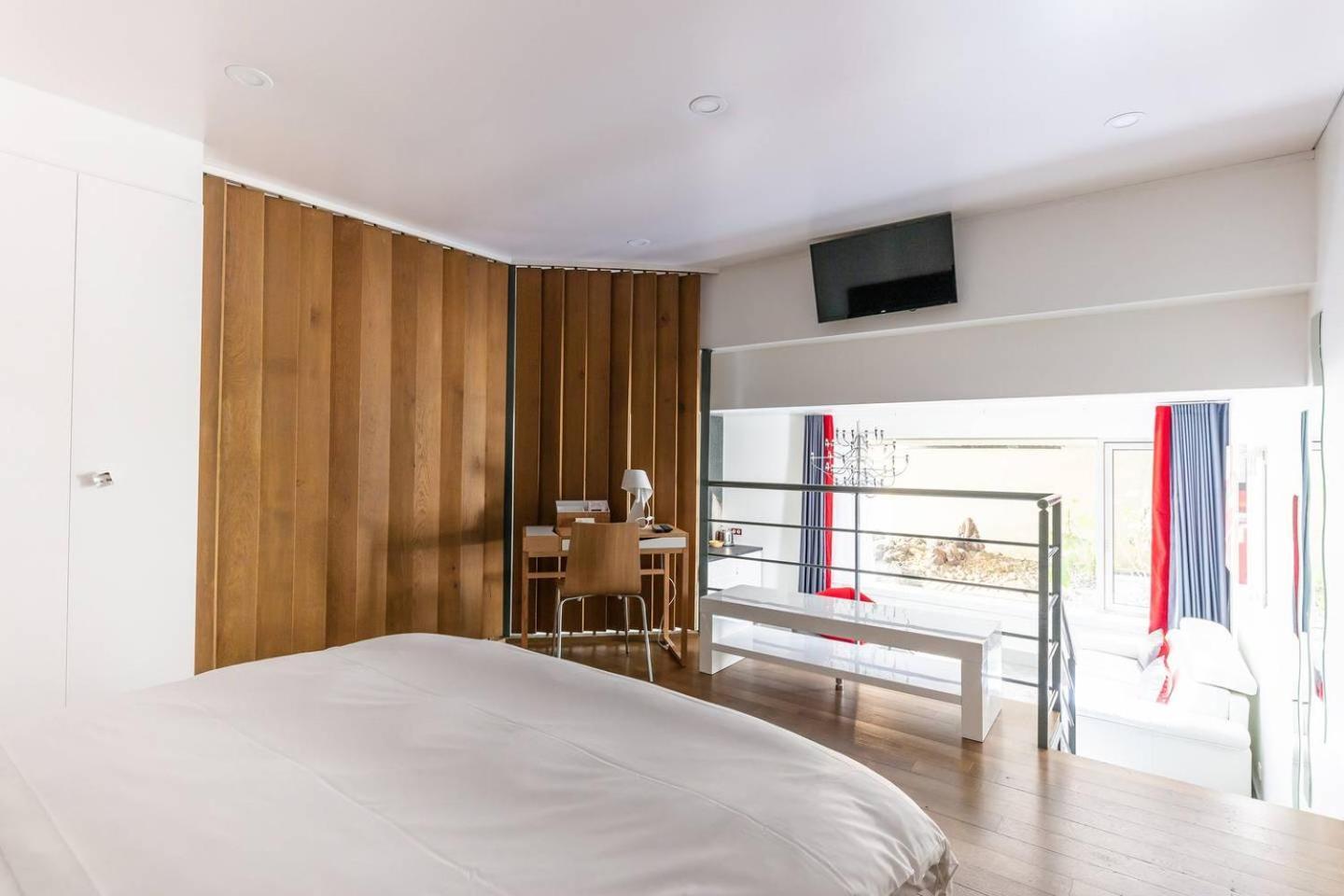 Home In Paris Marais Elegant Flat In Old Paris Bagian luar foto